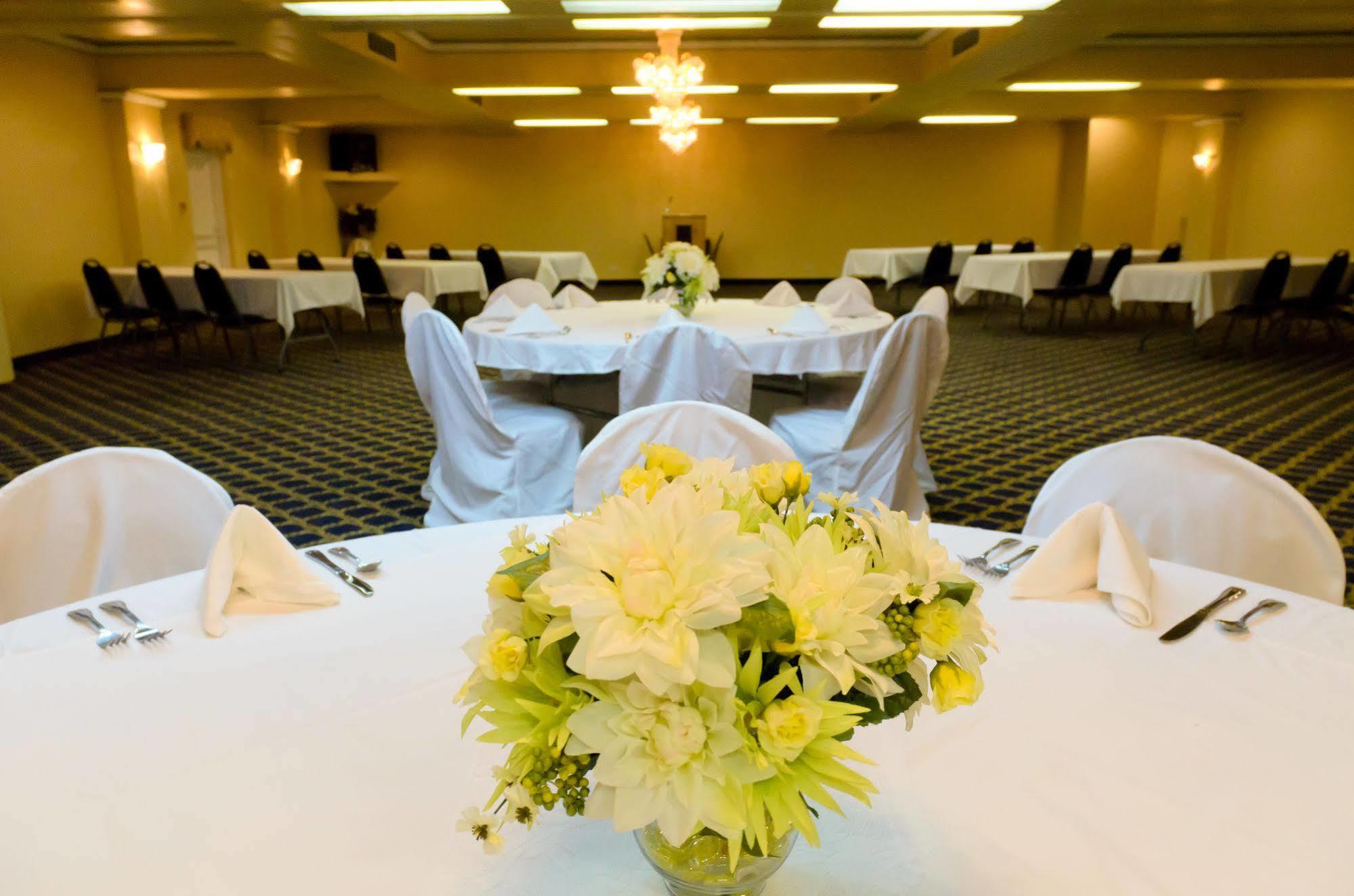 Hotel M Morgantown - Wvu Area Екстериор снимка
